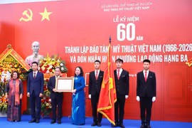 Bảo tàng Mỹ thuật Việt Nam đón nhận Huân chương Lao động hạng Ba