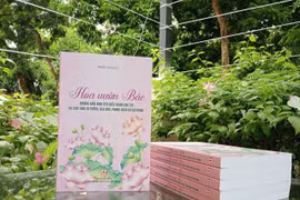 Ra mắt cuốn sách "Hoa vườn Bác"