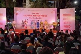 Chợ hoa Xuân Phố cổ khai mạc rộn ràng đón Tết Bính Ngọ 2026