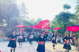 Chương trình đón tết dương lịch tại Làng Văn hóa - Du lịch các dân tộc Việt Nam 