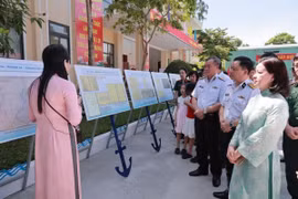 Triển lãm tư liệu "Hoàng Sa, Trường Sa - Biển đảo thiêng liêng"