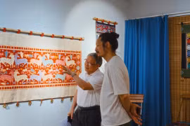 Triển lãm tranh thổ cẩm "Hoa của đất"
