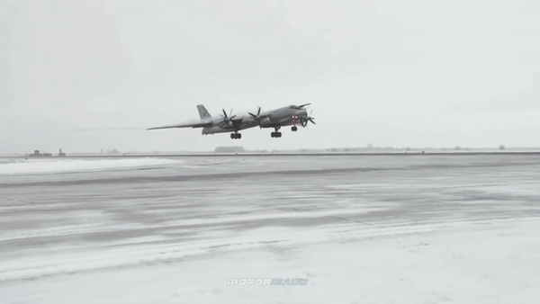 'Gấu bay' Tu-95MS Nga bị loạt chiến đấu cơ mạnh nhất của Mỹ - Nhật cùng áp sát