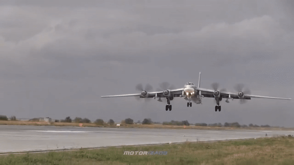 'Gấu bay' Tu-95MS Nga bị loạt chiến đấu cơ mạnh nhất của Mỹ - Nhật cùng áp sát
