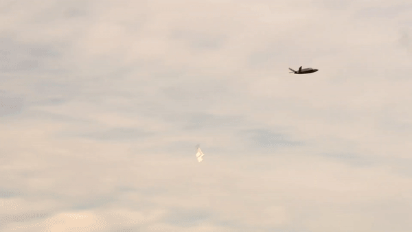 UAV tàng hình XQ-58 Valkyrie Mỹ thêm phương án cất cánh mới
