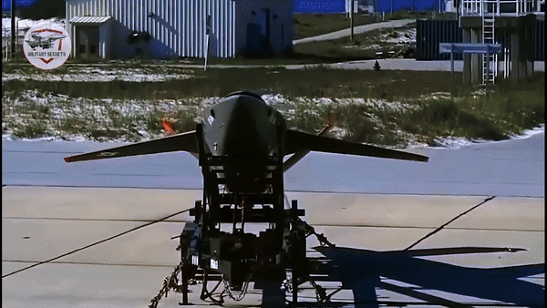 UAV tàng hình XQ-58 Valkyrie Mỹ thêm phương án cất cánh mới