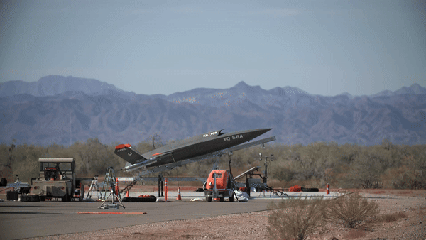 UAV tàng hình XQ-58 Valkyrie Mỹ thêm phương án cất cánh mới