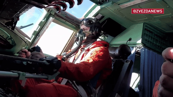 'Gấu bay' Tu-95MS Nga bị loạt chiến đấu cơ mạnh nhất của Mỹ - Nhật cùng áp sát