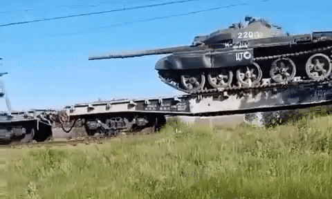 Gọi tái ngũ xe tăng T-62M cổ lỗ, Nga vô tình để lộ bí mật gì tại chiến trường Ukraine?