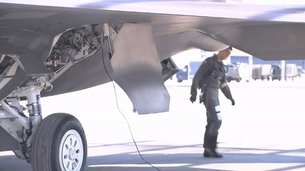 ‘Quái điểu’ F-22 lập tức đến Trung Đông sau khi Iran tấn công Israel
