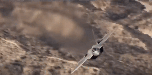‘Quái điểu’ F-22 lập tức đến Trung Đông sau khi Iran tấn công Israel