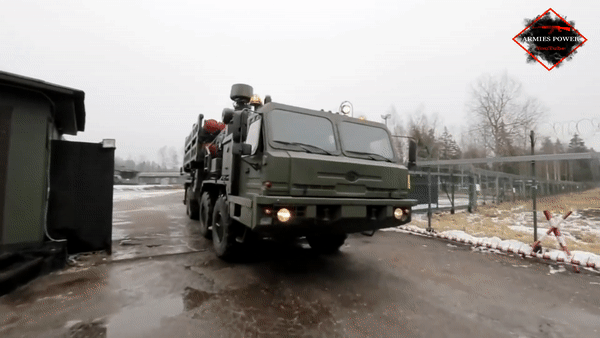 Lo pháo HIMARS Ukraine tập kích, Nga triển khai 'rồng lửa' S-350 Vityaz bảo vệ căn cứ không quân