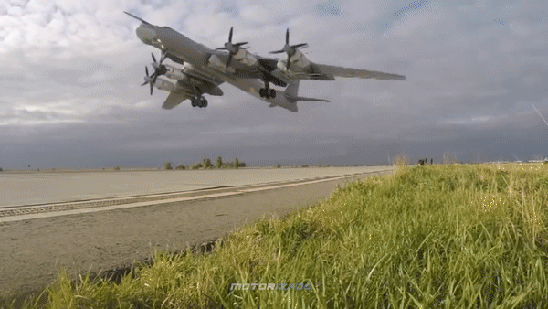 'Gấu bay' Tu-95MS Nga bị loạt chiến đấu cơ mạnh nhất của Mỹ - Nhật cùng áp sát