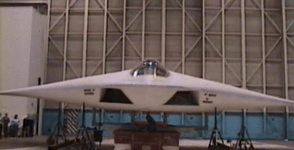 Chiến đấu cơ tàng hình A-12 Avenger khiến tập đoàn vũ khí khổng lồ Mỹ sụp đổ thế nào?
