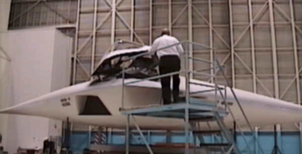 Chiến đấu cơ tàng hình A-12 Avenger khiến tập đoàn vũ khí khổng lồ Mỹ sụp đổ thế nào?