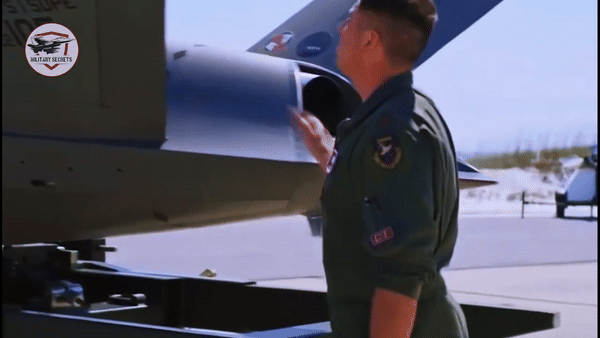 UAV tàng hình XQ-58 Valkyrie Mỹ thêm phương án cất cánh mới