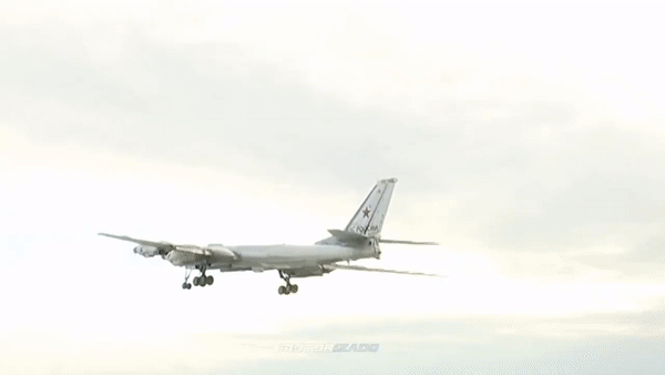 'Gấu bay' Tu-95MS Nga bị loạt chiến đấu cơ mạnh nhất của Mỹ - Nhật cùng áp sát
