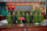 Lãnh đạo Văn phòng Bộ Công an kiểm tra công tác ứng trực, đảm bảo ANTT tại phường Tây Hồ