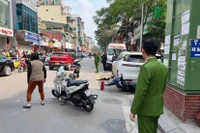 Thông tin chính thức vụ lái xe lùi xe làm 2 người thương vong ở Khâm Thiên