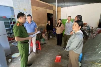 Khởi tố đối tượng “chế” thuốc nam rao bán trên mạng