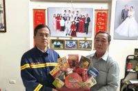 Lực lượng cứu hoả thăm, tặng quà, chúc Tết cán bộ hưu trí