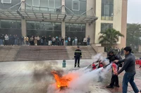 Hướng dẫn người đứng đầu cơ sở nâng cao nhận thức, trách nhiệm an toàn cháy, nổ