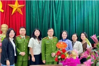 Đội ngũ y tá, bác sỹ luôn phối hợp chặt chẽ, hỗ trợ lực lượng cứu hỏa làm nhiệm vụ