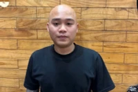 Vận động đối tượng bắt giữ người trái pháp luật ra đầu thú