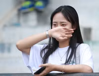 [ẢNH] CĐV nữ khóc 'cạn nước mắt' khi nhìn THPT Xuân Mai dừng bước
