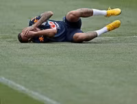 [ẢNH] Mặc mọi giễu cợt, Neymar lém lỉnh diễn lại 
