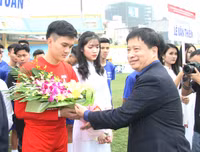 THPT Nguyễn Thị Minh Khai ăn mừng chức vô địch lần thứ ba