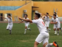 THPT Nguyễn Thị Minh Khai ăn mừng chức vô địch lần thứ ba