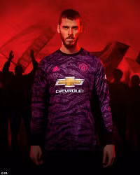 [ẢNH] Cận cảnh mẫu áo đấu cực chất của Man Utd mùa tới