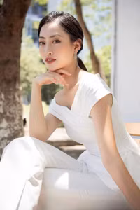 Những hình ảnh khiến hai Hoa hậu tên 