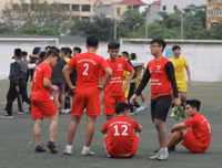 THPT Lê Văn Thiêm vào bán kết sau cuộc rượt đuổi tỉ số nghẹt thở
