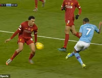 [ẢNH] Man City đã sụp đổ chóng vánh trước Liverpool như thế nào?