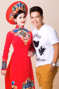 Yến Vy bất ngờ xuất hiện sau hơn 10 năm biến mất khỏi showbiz Việt