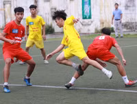 [ẢNH] 6 thắng 7 trên chấm luân lưu, cầu thủ trường Lý Thánh Tông khóc nức nở