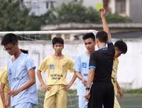 [ẢNH] Thủ môn bất đắc dĩ mang về chiến thắng cho THPT Xuân Mai