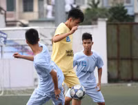[ẢNH] Thủ môn bất đắc dĩ mang về chiến thắng cho THPT Xuân Mai