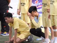 [ẢNH] Thủ môn bất đắc dĩ mang về chiến thắng cho THPT Xuân Mai