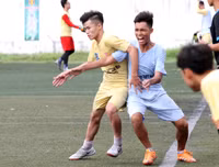 [ẢNH] Thủ môn bất đắc dĩ mang về chiến thắng cho THPT Xuân Mai