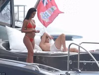 [Ảnh] Ronaldo và bồ xinh phơi mình hưởng gió biển trên du thuyền siêu sang