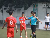 [ẢNH] Thắng kịch tính bằng luân lưu, THPT Lê Văn Thiêm vào top 8