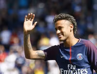[Ảnh] Neymar ra mắt fans như ông hoàng, hoành tráng nhất lịch sử bóng đá Pháp