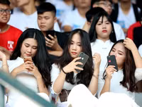 [ẢNH] Những khoảnh khắc độc đáo và đáng yêu ở giải bóng đá học sinh Hà Nội