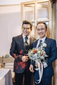 MC Phí Linh rạng rỡ hạnh phúc trong ngày cưới