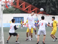 Giành vé bán kết kịch tính, THPT Nguyễn Thị Minh Khai lại mơ vô địch