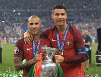 [ẢNH] Van Nistelrooy, Quaresma và những ngôi sao đình đám từng dính tin đồn sang V-League