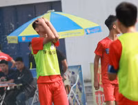[ẢNH] Á quân THPT Phùng Khắc Khoan vất vả lấy vé tứ kết